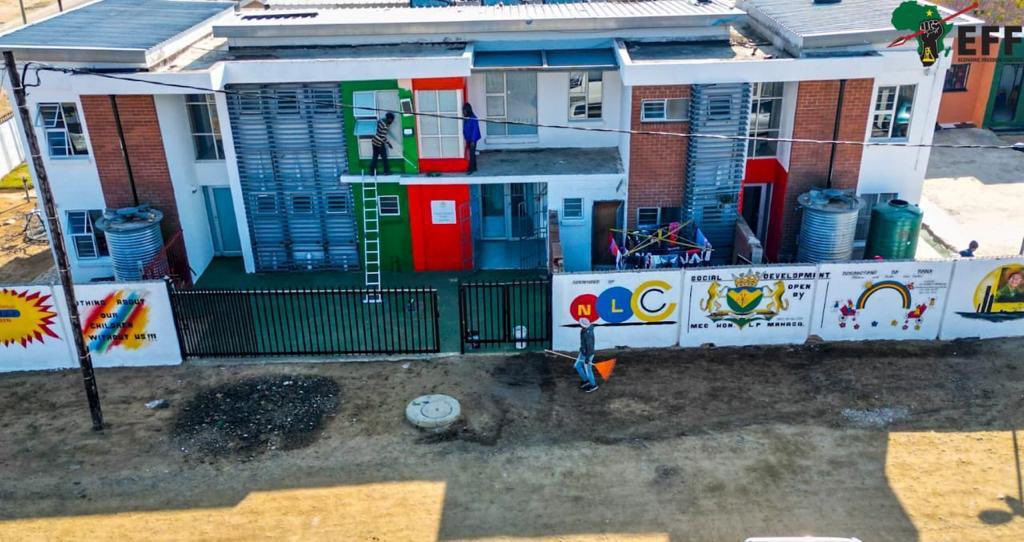 EFF_FreeState's tweet photo. ♦️In Pictures♦️

The EFF renovated Bokahosane Ba Bana Orphanage Home in Maokeng township, Moqhaka.

This reaffirms our commitment to helping  those that cannot help themselves by uplifting their dignity.

#EFFTurns10 https://t.co/Whsg6D0HOP