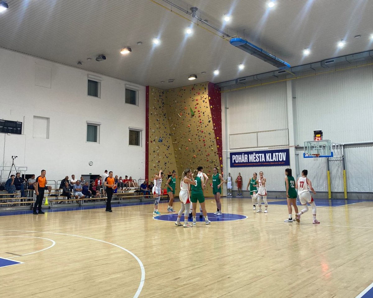 Basketball Ireland (@bballirl) on Twitter photo An outstanding performance from our <a href="/BballIrl/">Basketball Ireland</a> U20 women's team this evening, but it's finished in a narrow 87-83 defeat to Czech Republic 💔
23 points and 7 rebounds from the impressive Sarah Hickey👏
We go again for Game 2 at 1645 tomorrow
#Greenmeansgo ☘️ #basketball An outstanding performance from our <a href="/BballIrl/">Basketball Ireland</a> U20 women's team this evening, but it's finished in a narrow 87-83 defeat to Czech Republic 💔
23 points and 7 rebounds from the impressive Sarah Hickey👏
We go again for Game 2 at 1645 tomorrow
#Greenmeansgo ☘️ #basketball
