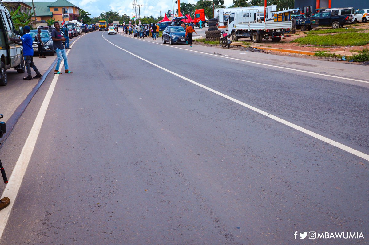 MBawumia's tweet photo. I commissioned the 31.2km Assin Fosu-Assin Praso portion of the National Trunk Road N8 (Phase 2) at Assin Praso on Friday, 23 June, 2023.

The N8 is an important link for the transportation of freight and people from the Western and Central regions to Ashanti region and the northern parts of Ghana, as well as neighbouring landlocked countries.