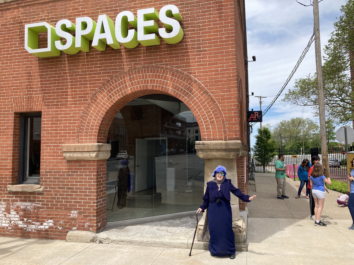 Met Gina Banatwala, a fantastic and stylish individual, outside Spaces at 2900 Detroit Rd. Cleveland. Gina and her family were heading to the Bop Stop to watch her granddaughter's flute performance. After I complimented her ensemble, Gina graciously agreed to pose for photos.