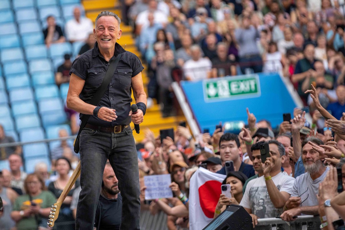 springsteen tweet picture