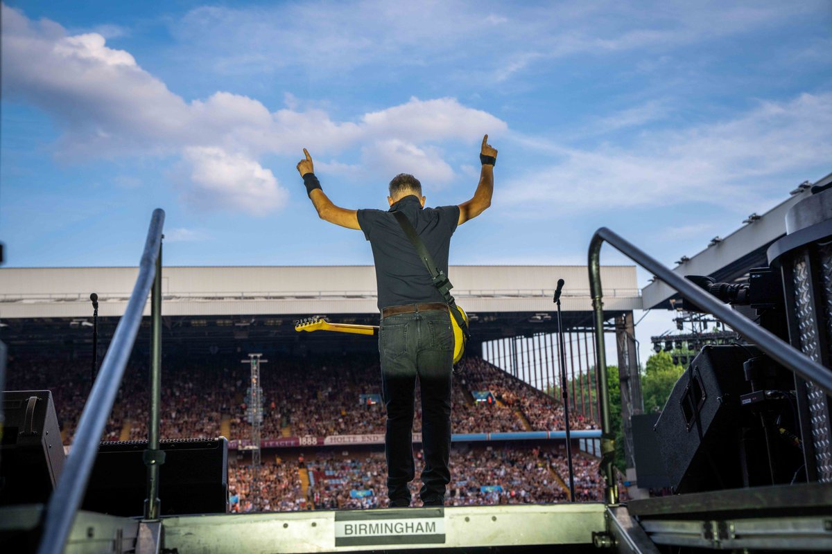 springsteen tweet picture