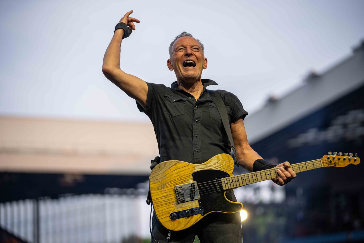 springsteen tweet picture