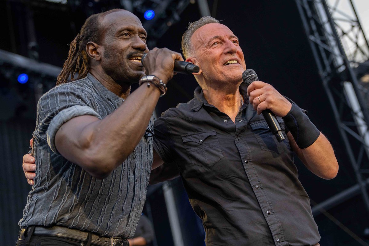 springsteen tweet picture