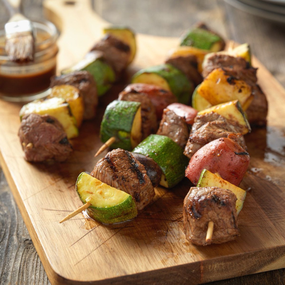 Who's firing up the grill this weekend? Nothing beats the taste of perfectly grilled beef and veggies on a warm summer night. 

Beef Top Sirloin & Potato Kabobs is our go-to - biwfd.com/45cGGp7

#BeefFarmersAndRanchers
