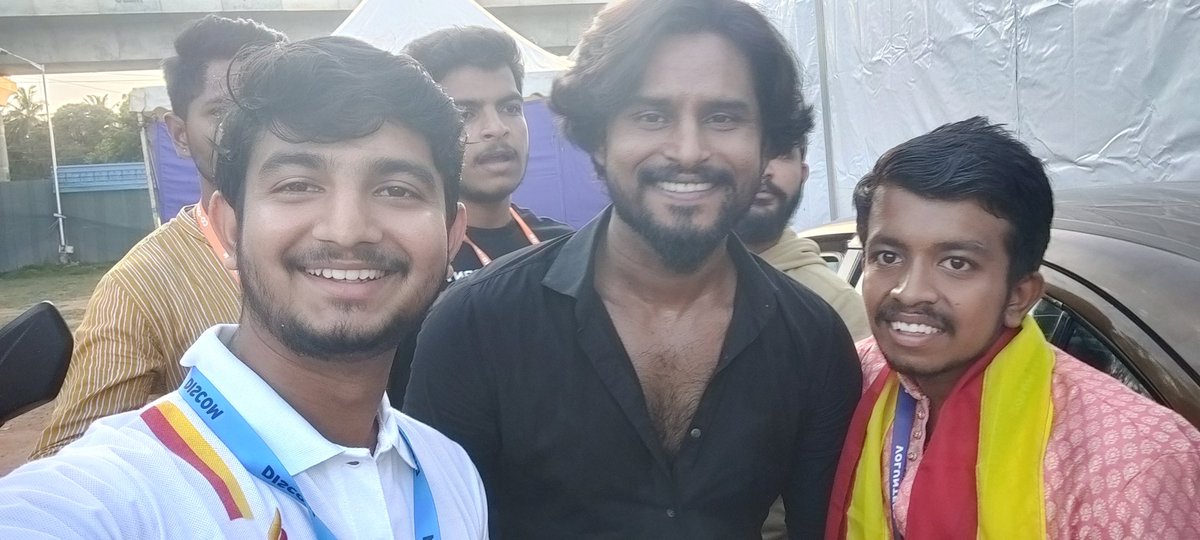 Rakshit_cm's tweet photo. ಧನ್ಯವಾದ @Nwinshankar ಅಣ್ಣ ಮತ್ತು #kshetrapati ಚಿತ್ರ ತಂಡ. ನೀವು ನಮ��ಮ ಕಾಲೇಜಿನ ೫೦ನೇ ಕನ್ನಡ ಹಬ್ಬಕೆ ಬಂದಿದು ತುಂಬ ಖುಷಿ ತಂದಿದೆ ಅಣ್ಣ . ಪಕ್ಕಾ ನಮ್ಮ ಗೆಳಿಯರ ಜೊತೆ ಮೊದಲ ದಿನ ಮೊದಲ ಶೋ ಅಣ್ಣ. 

Waiting for kshetrapati ❤️‍🔥. 
Teaser Link :- https://t.co/oZpjUaIYLP https://t.co/safBUVpvOK