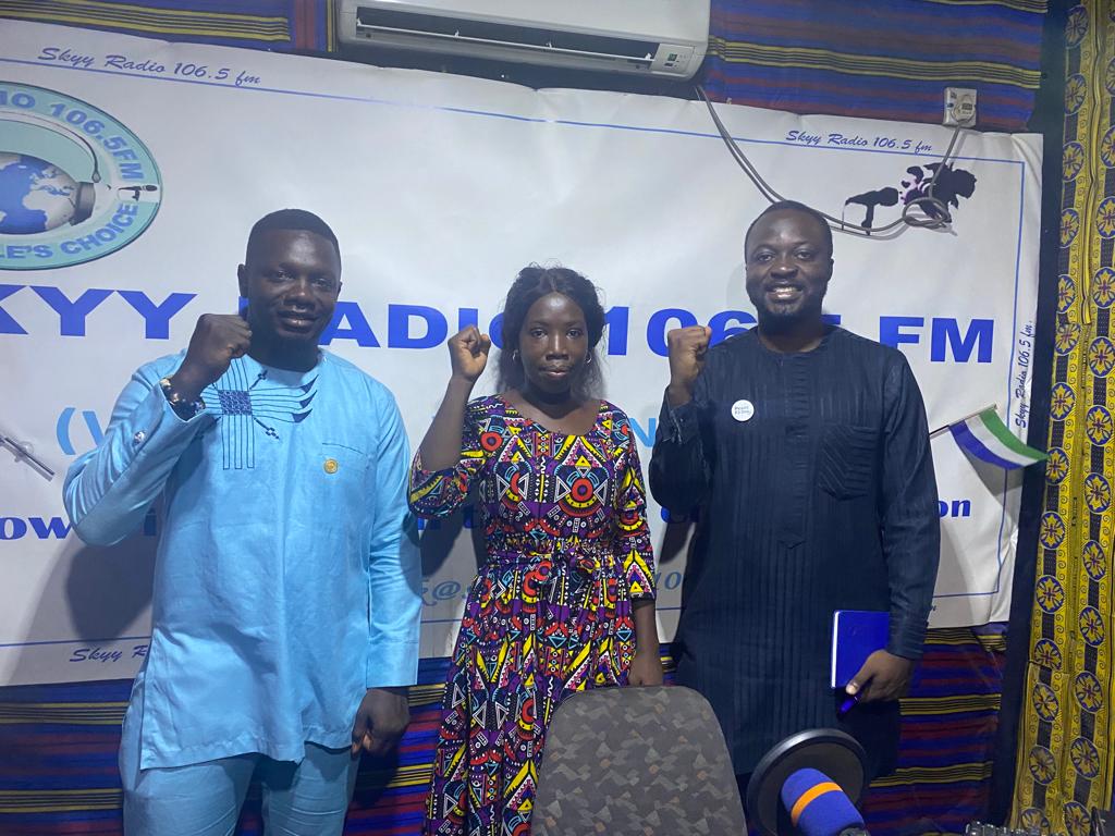 MohamedKunta's tweet photo. It was an honor having Ibrahim Faruk, Program Manager, @YIAGA at SKYY Radio 106.5 to dicuss on voters education with #ThePowerOf18 Campaign on #Peacebuilding #Election #conflictPrevention @AU_AYAPs @ayvnews @UmaruFofana @CGGSierraLeone @itsorit #Youth4PeaceProgram https://t.co/0haE4ggHG6