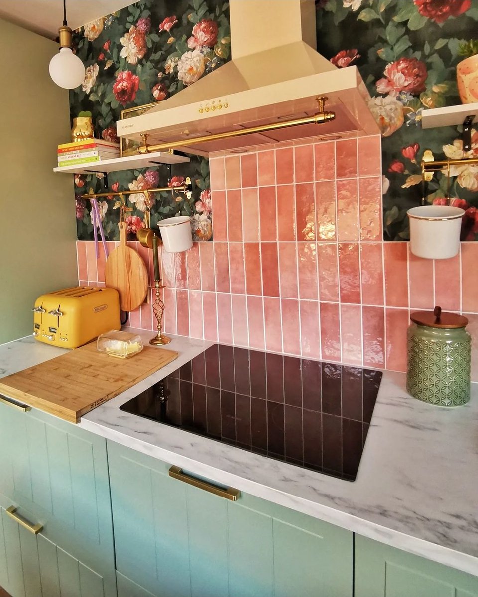 TileMountainUK's tweet photo. Pink to make you wink ๐๐
๐ก IG the_eclectic_terrace
๐ Artesano Rose Mallow Wall Tiles
Order them here: https://t.co/BNhqur4mhq
#pinktiles #pinkkitchen #kitcheninspo #interiordesign #interiorinspo #homeinspo https://t.co/qvIyyOEN7f