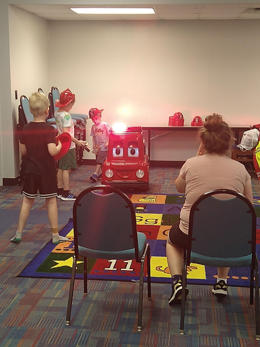 cobblibrary's tweet photo. Kids and parents alike were thrilled with the Fire Safety Storytime at #StrattonLibrary that included a tour of Engine 10. Thank you to all the Cobb County firefighters who made this storytime so special!
.
#CobbFire #CobbLibrary @cobbcountyfire https://t.co/h3fFBlkFbW