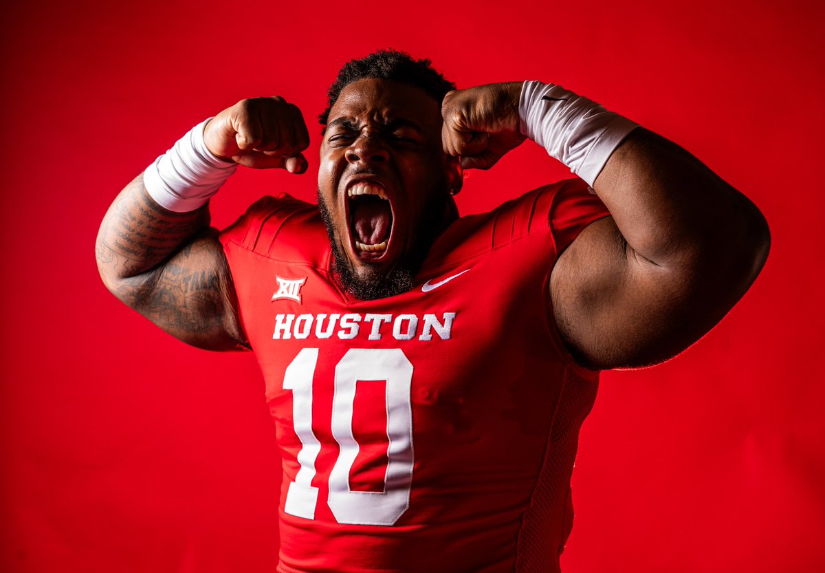 UHCougarFB's tweet photo. Team content week was a success 🔥

#GoCoogs https://t.co/bRbZhLzj9j