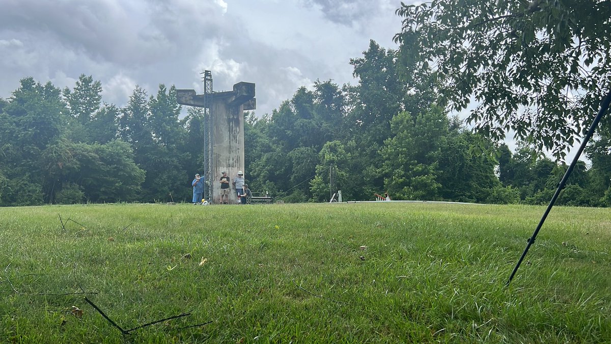 Slight rain storm going on while we’re waiting for one piece of the tower to be found #arrlfd