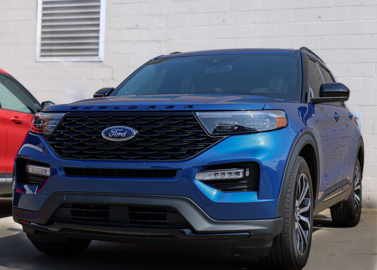 BillBrownFord's tweet image. Ryan is excited for #SummerRoadTrips in his Atlas Blue #2023Explorer SUV!
 
From cruising along scenic routes to breathtaking landscapes and the freedom to explore nature, the 2023 #FordExplorer is the perfect partner for your summer adventures!