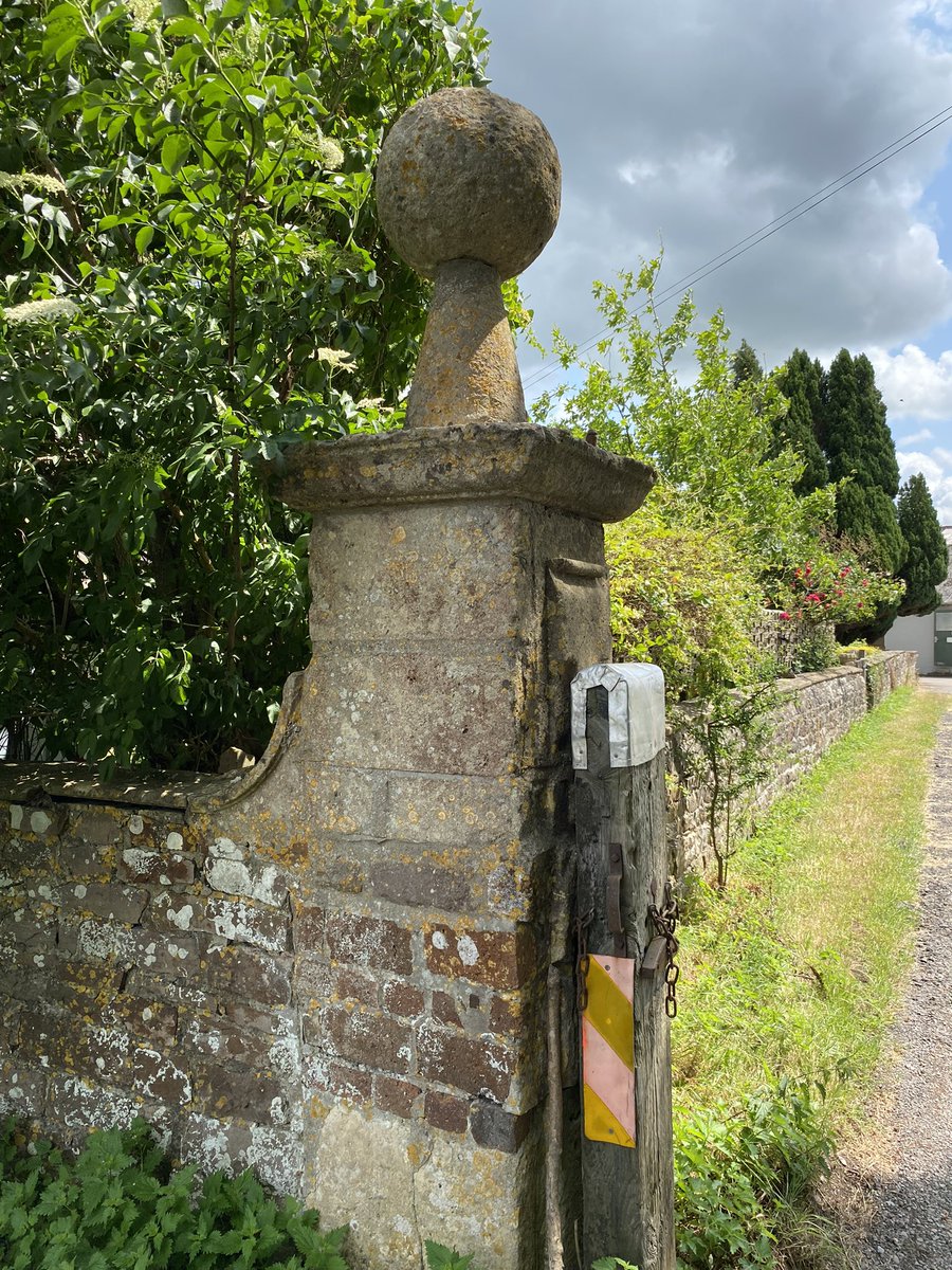 Don’t know if any historic buildings/gardens folk can help identify this mysterious (presumably reused?) strap work in a south Glos barn? Apparently the 1688 house had a contemporary garden which is long lost. Could the strap work (and re-sited gateposts) have come from this?