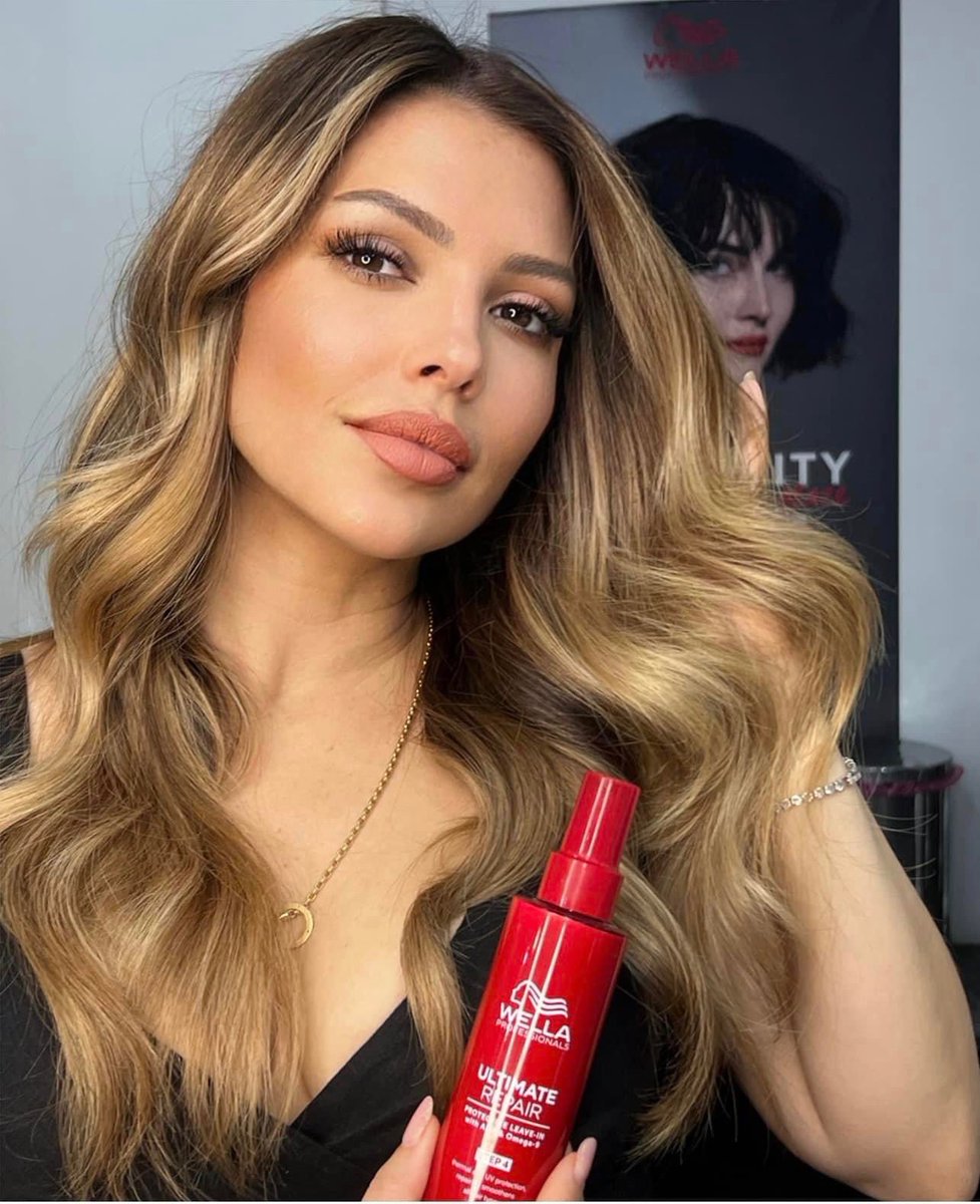 ULTIMATE REPAIR ❤️ Celia
Wella Professionals

New Beauty Style
@wellahair @wellahair_ro #yeswella @wellahair #WellaULTIMATEREPAIRRo
#hair #hairstyle #instahair #envywear #Wella Professionals #haircolour #haircolor #hairdye #hairdo #haircut  #longhairdontcare