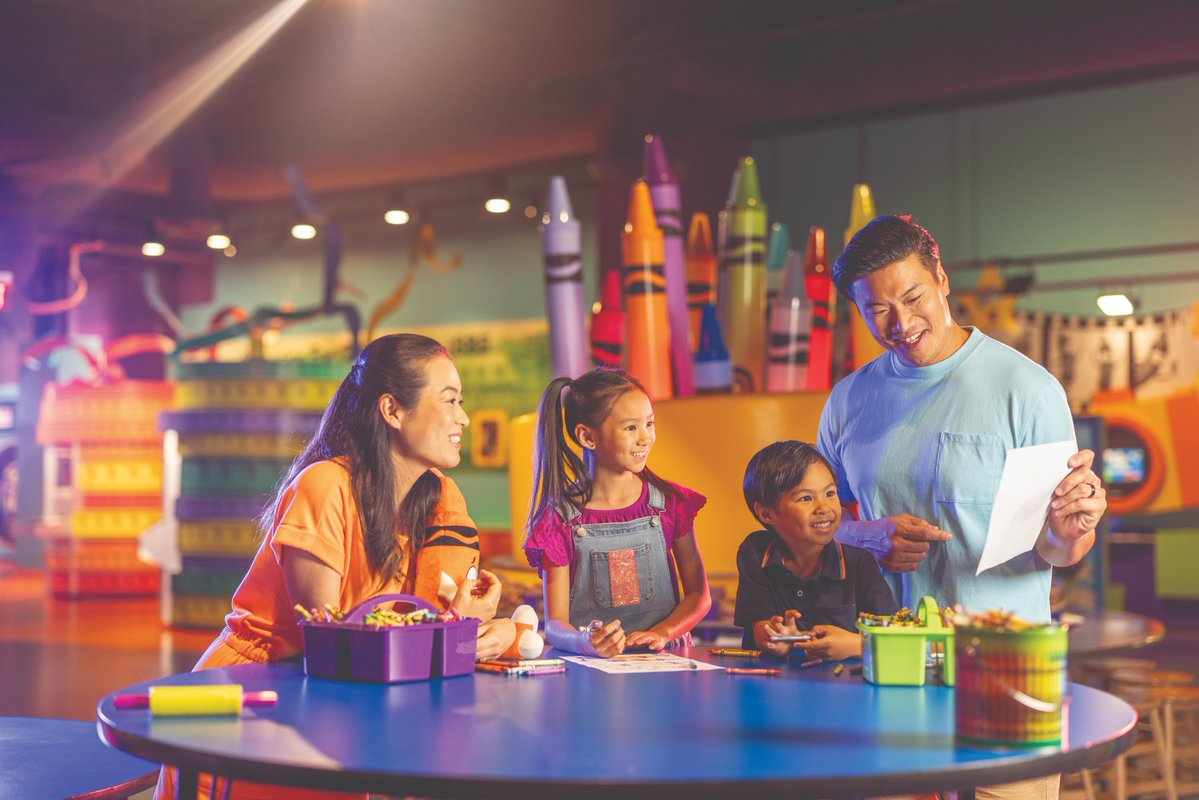 GIVEAWAY ALERT! Stop by the Visit Plano Visitor Center June 19 - June 30 (Monday-Friday 8 am-5 pm) and grab a FREE @VisitCrayola Experience ticket while supplies last! - Good through 7/31/23 - 2 tickets per family only 📍 7600 Windrose Ave. #G110 (Legacy West behind JCREW)