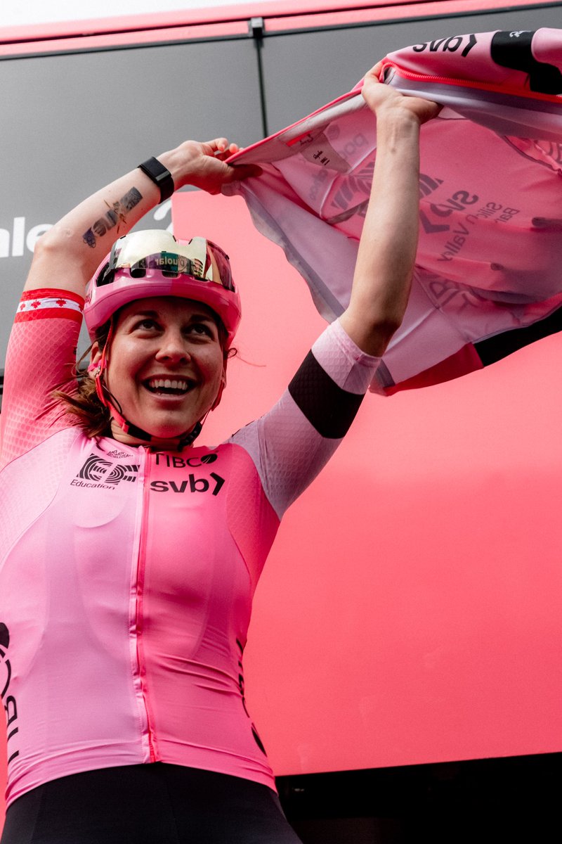 The pink is on sale! Head to the link to score 30% off from <a href="/rapha/">Rapha</a> on the EF collection: rapha.cc/us/en_US/ef-co…