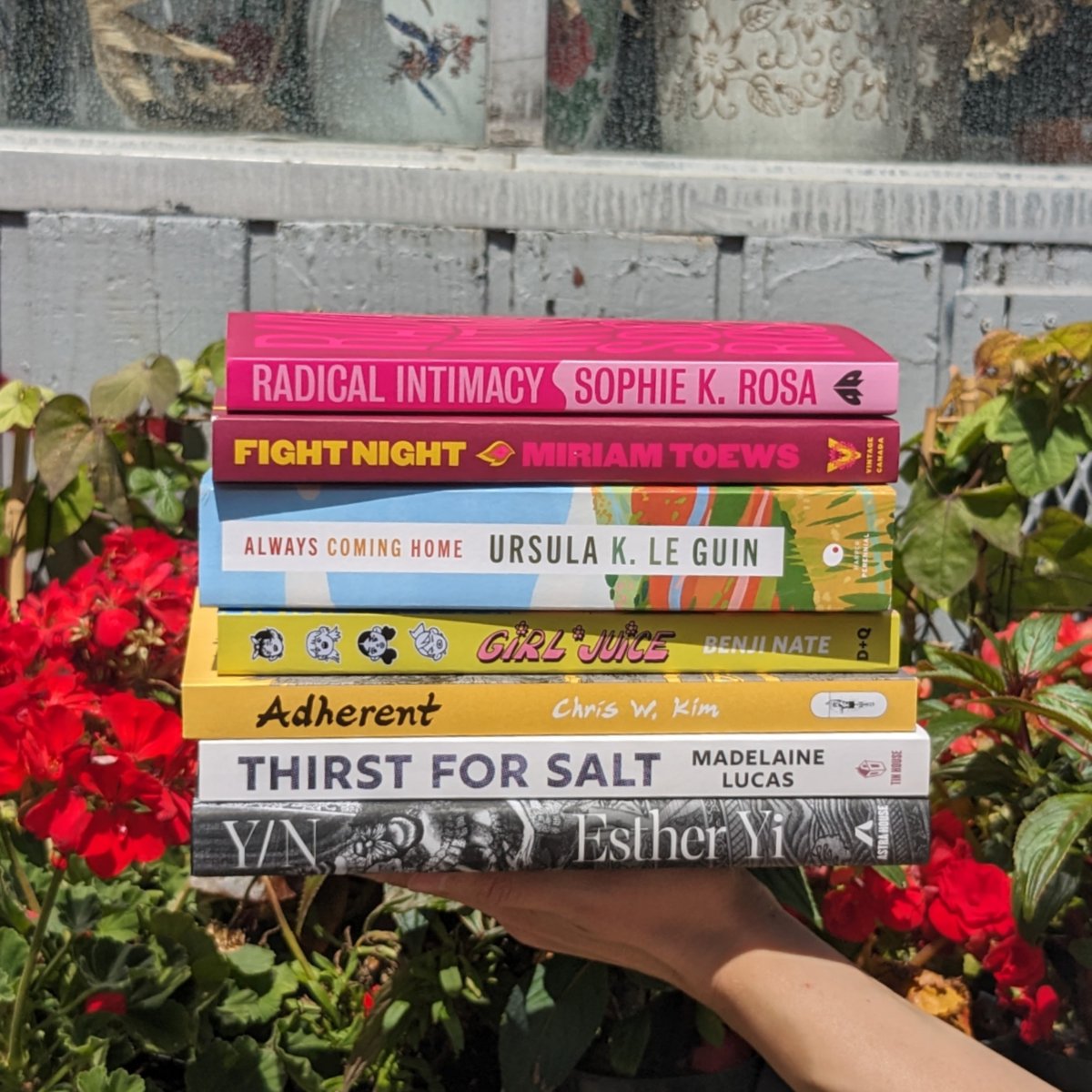 Let’s cut to the chase; it’s hot out, and you want a book! ☀ Jules is kicking off our Summer Reads selections on the blog, with plenty of upcoming releases to look forward to >> mtl.drawnandquarterly.com/posts/summer-r…