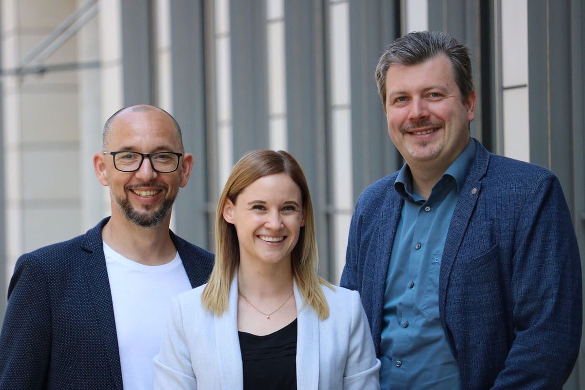 "Große Neuigkeiten! Ich freue mich, als neuer CXO bei KlickPiloten einzusteigen! 🚀 Mit meiner Erfahrung im digitalen Marketing und meiner Leidenschaft für kreative Strategien werde ich das Team verstärken und gemeinsam mit ihnen weiter wachsen. #KlickPiloten #Marketing