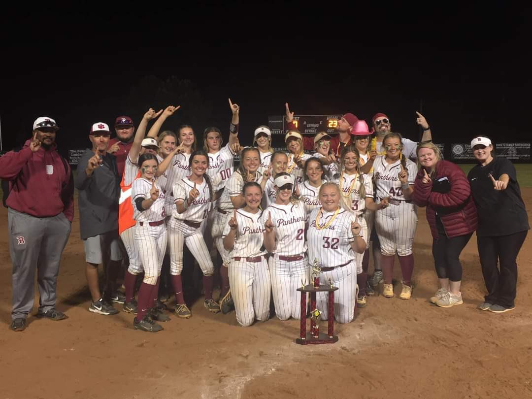 ronnikate34's tweet photo. I am going into my senior year at Brookwood High as the varsity catcher. As a team, we ended the year at the Regional tournament.  I received a team captain award, 6A area 8 all tournament team award, leadership team award, and an honorable mention in the All State teams. https://t.co/07XNyCbrgs