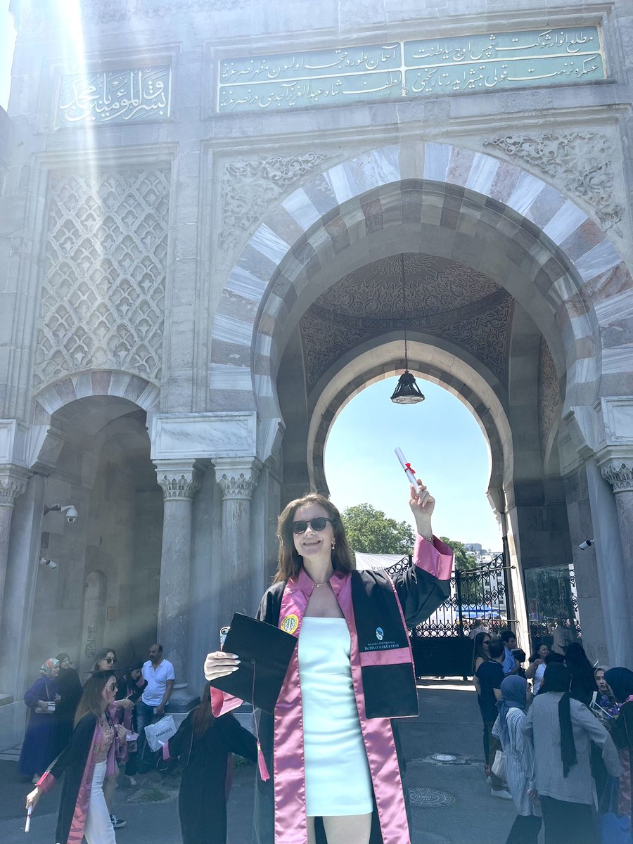 Hak ediyorum her milimini bu dik gülüşün 💅