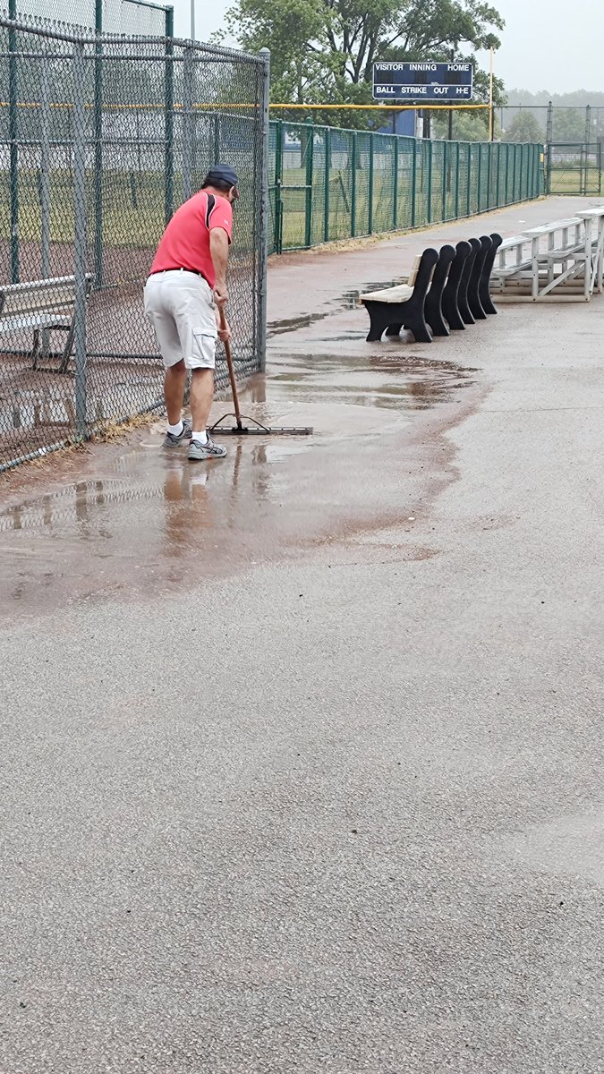 SgsShootout's tweet photo. It's all hands on deck as even Tournament Director Denny Rose is trying to get rid of the water at the Lucas County Rec Center. https://t.co/ojfMFydI2x
