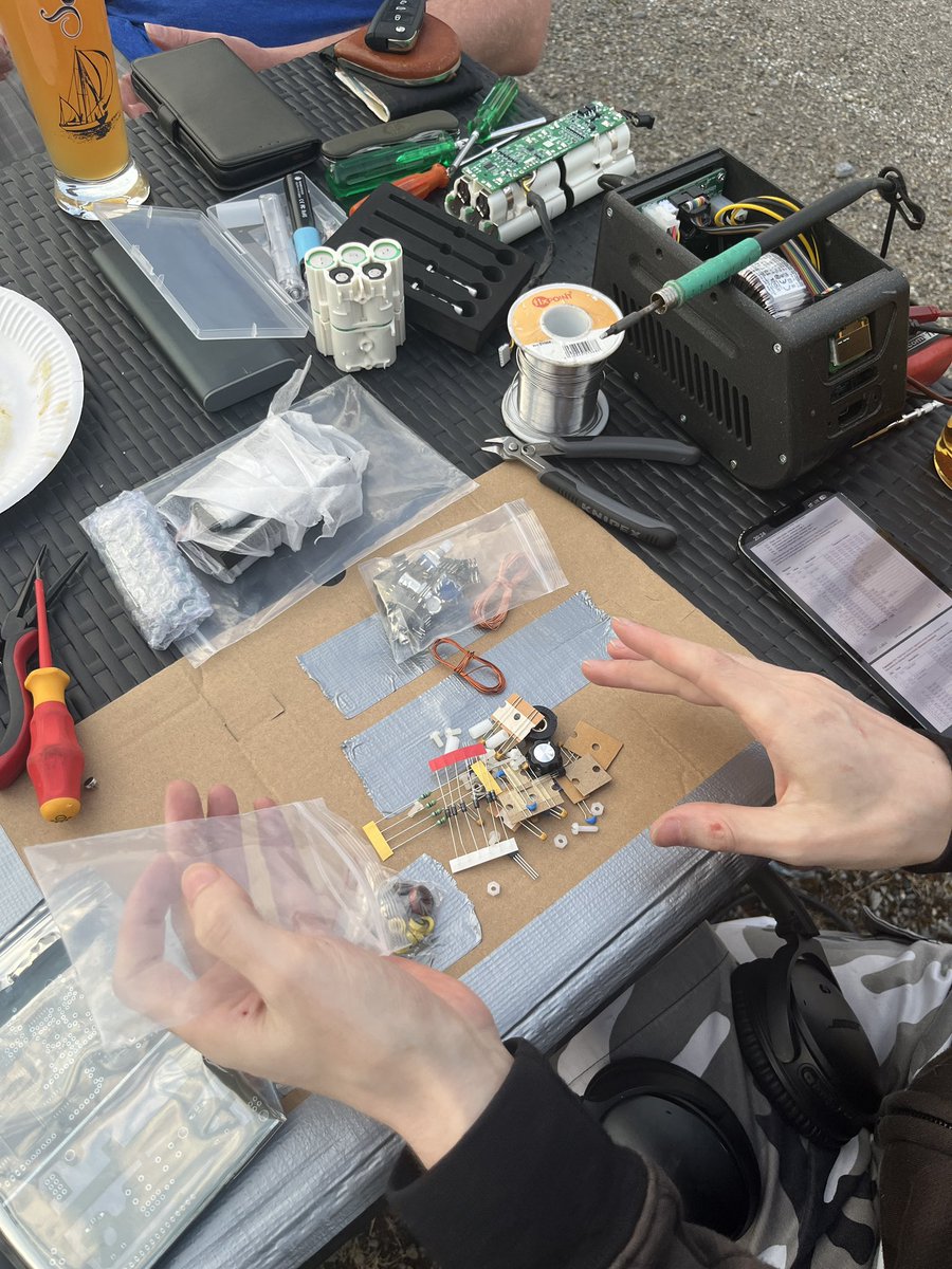 Building a QMX Transceiver at Hamradio Faire Camping ⛺️@qrplabs