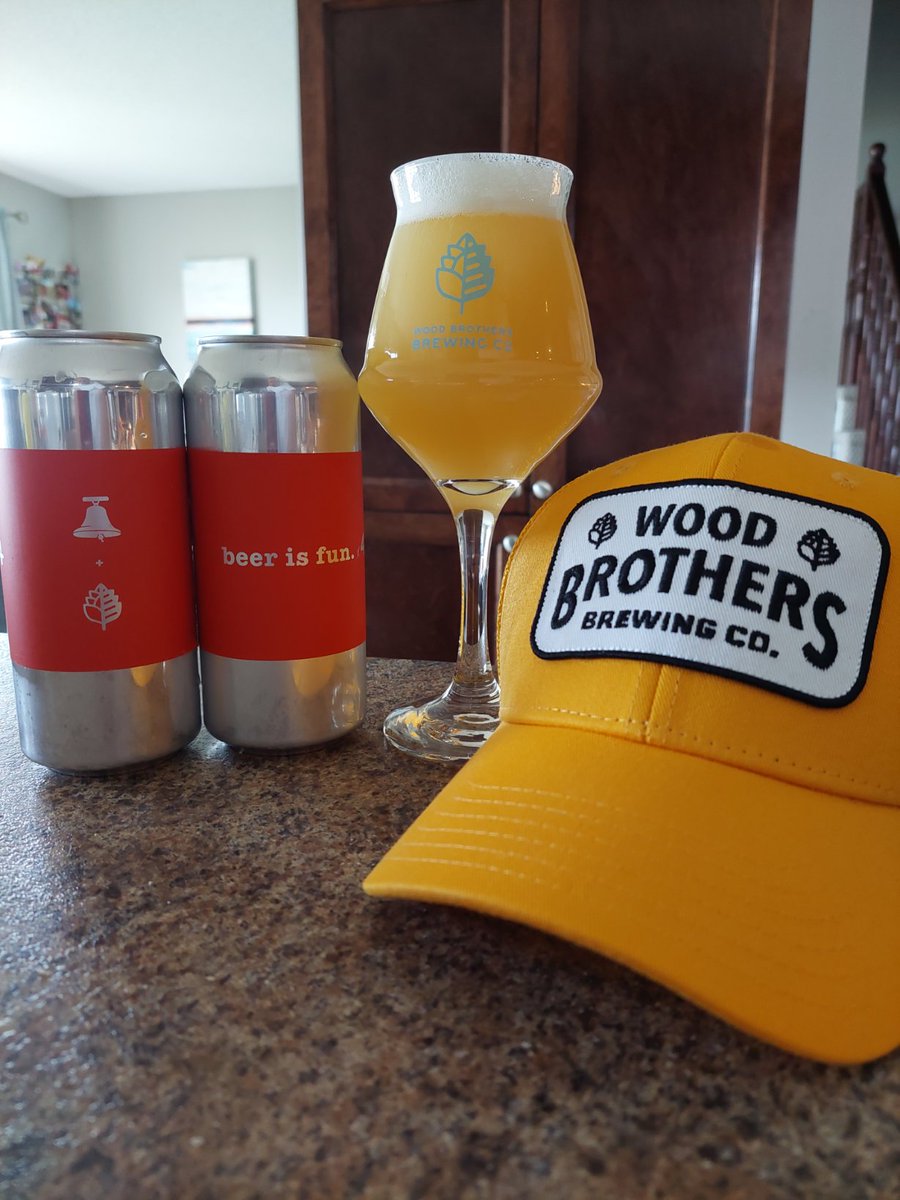 ottawahockey's tweet photo. Bonne fête @BrewingWood! 🥳🥳 Amazing collabs for their 4th anniversary with @bellwoodsbeer #Beerlab! #Mellön #FineBalance https://t.co/tl8HGyw1zi