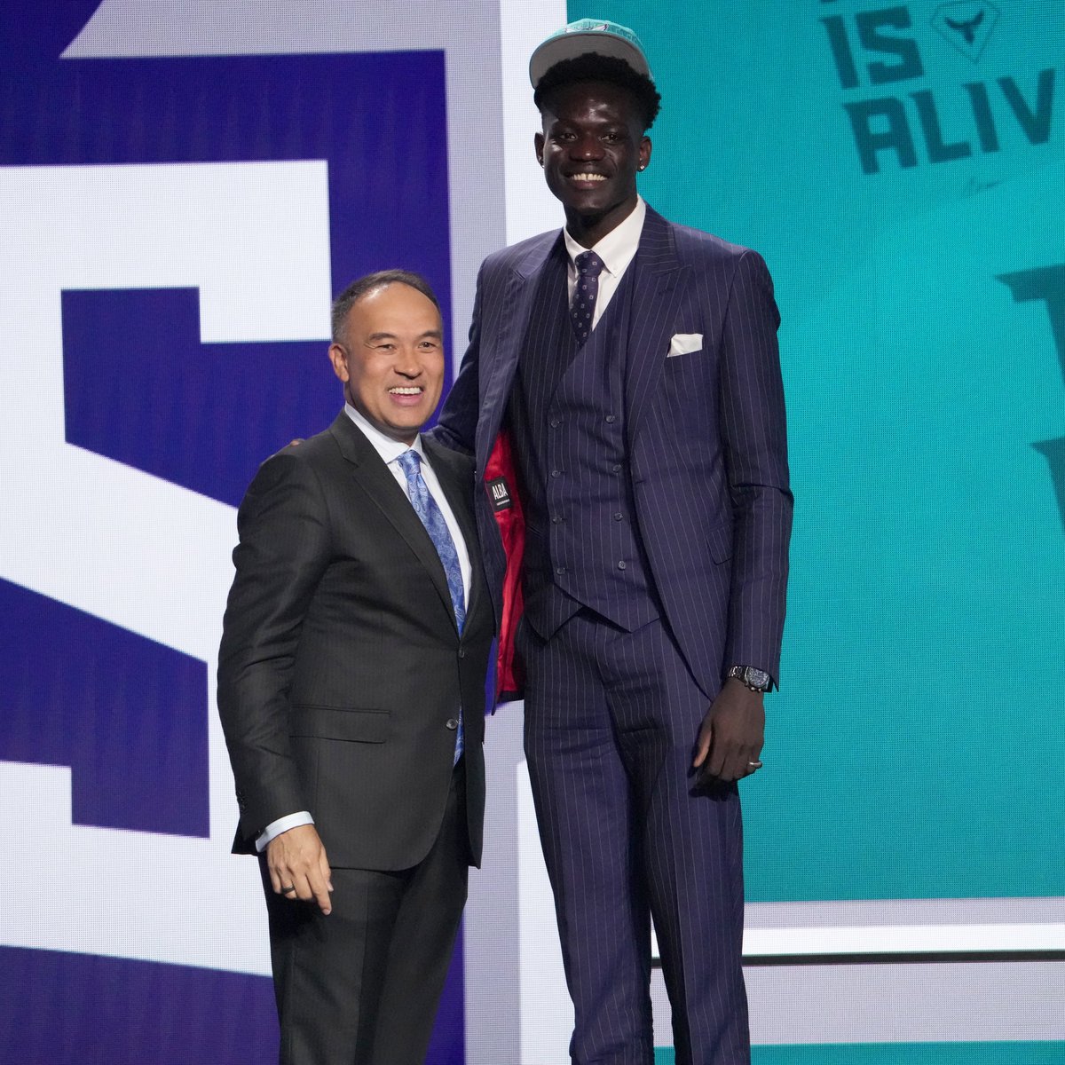 pac12's tweet photo. Last night @rassoul_gueye became the highest-drafted Coug since @KlayThompson in 2011 👏

📸 Jesse D. Garrabrant/NBAE https://t.co/JIBtaGhZLO