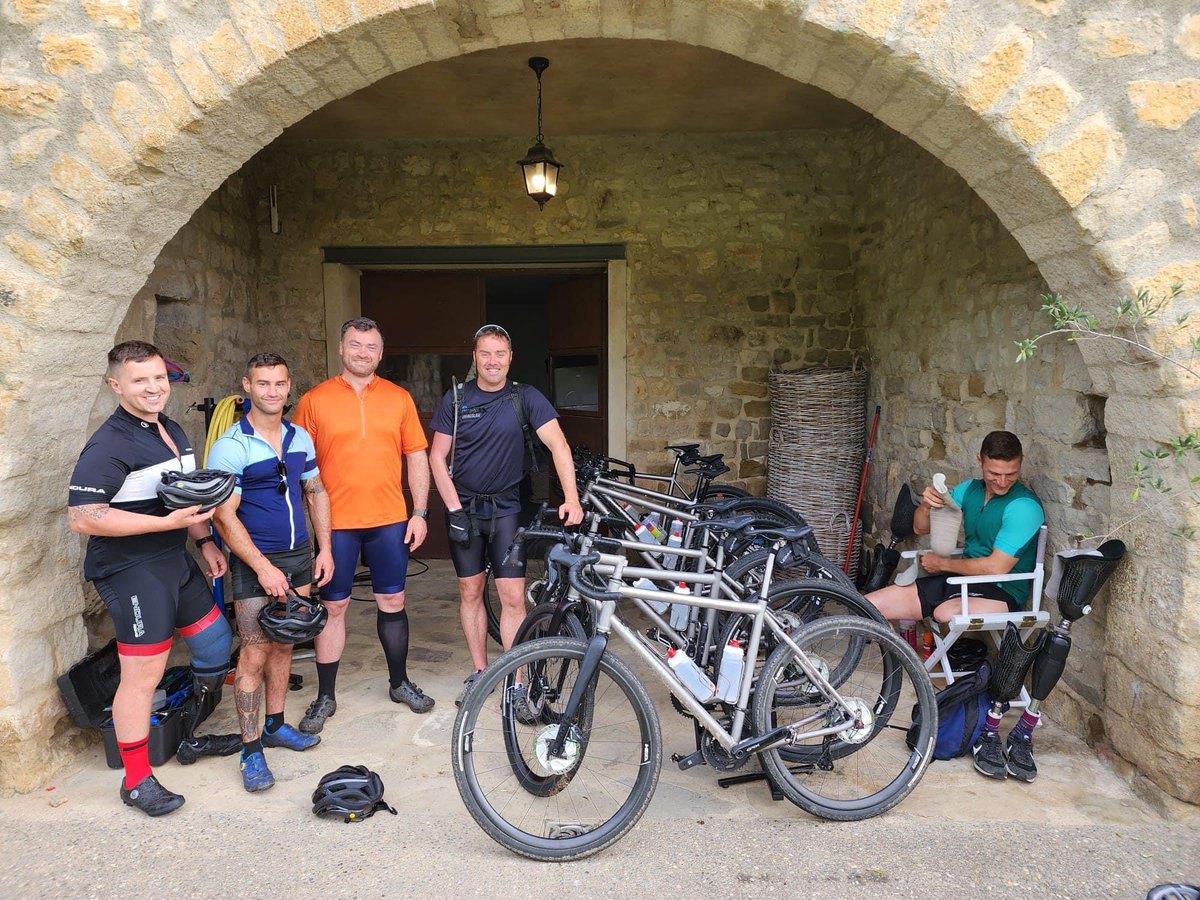 AdaptGrandSlam's tweet photo. Day 5 - In addition to riding the stunning Spanish lanes of Girona, the team are also on the tools, meticulously preparing the bikes for each consecutive days training.
.
.
.
.
.
#AdaptiveGrandSlam #tourdivide #moots #continualprogress #RedefiningDisability https://t.co/2gbDxyiFqQ