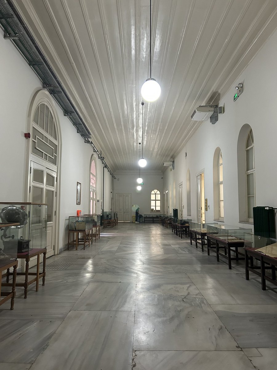 Fakültemizin tarihi İletişim Koleksiyonu seçkilerinden oluşan “Kitle İletişim Araçlarının Tarihsel Serüveni” başlıklı sergi İÜ Rektörlük Binası’nda ziyarete açıldı.📽️🎥📠📷

iletisim.istanbul.edu.tr/tr/haber/kitle…