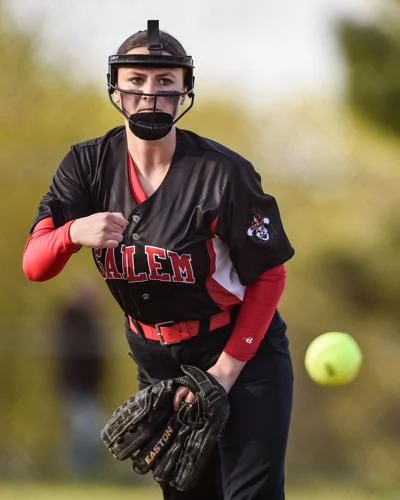 Freshman Witch pitcher Annie Thornett, junior first baseman Skylar Sverker and 8th grade catcher Julia Gauthier are featured in the Salem News softball 2023 review/2024 preview. Our young team has big plans for next season. @WitchesSports @salemnewssports

salemnews.com/sports/fast-pi…