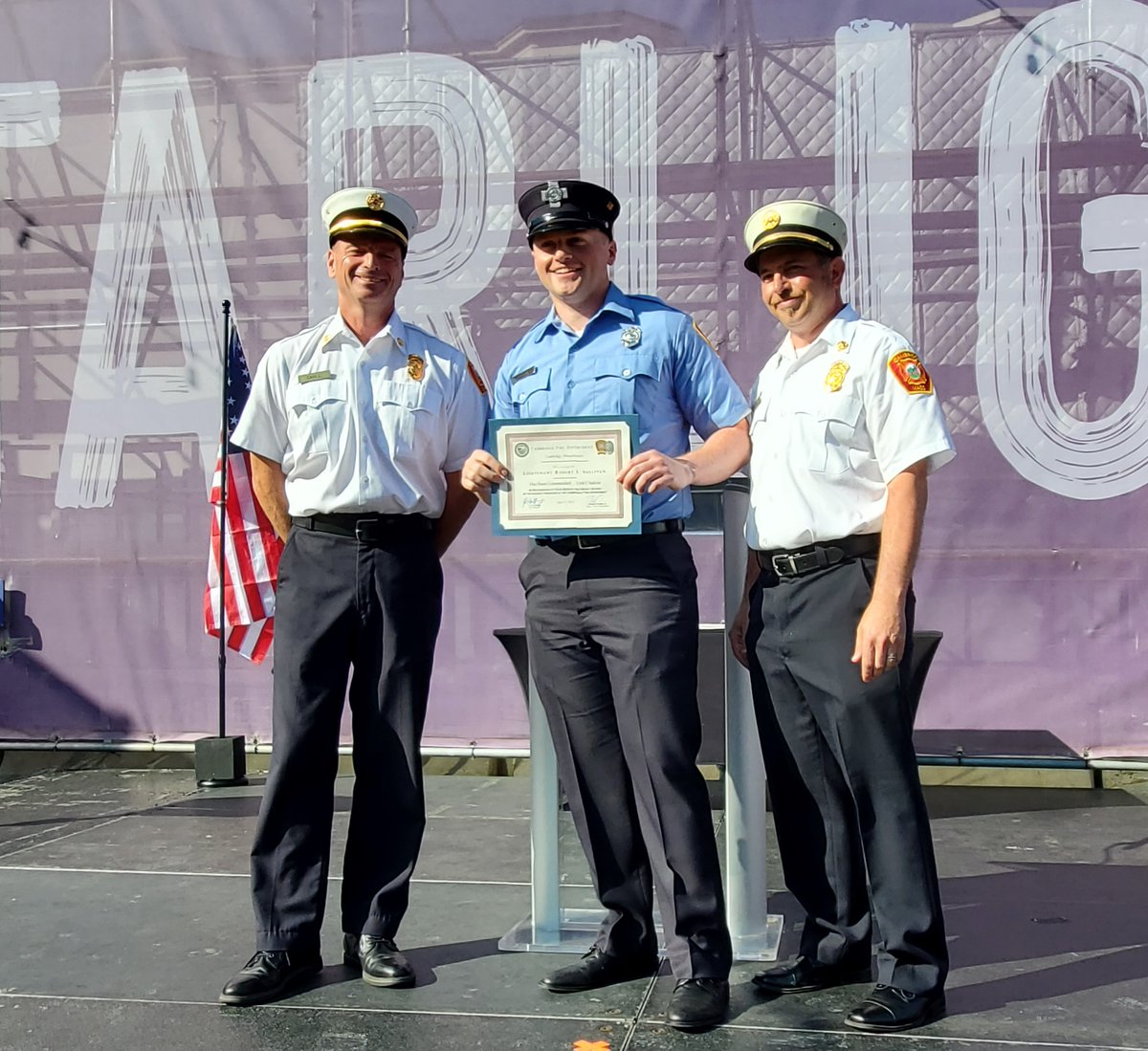 III)2023 combined Cambridge Police & Fire awards: As part of the program, DC Brian Gover (HQ), FF Cameron Monagle (Engine 5), & FF Patrick Sullivan (Ladder 3) were commended for providing immediate life-saving actions at separate incidents while off-duty. Nice job by all!
#CambMA