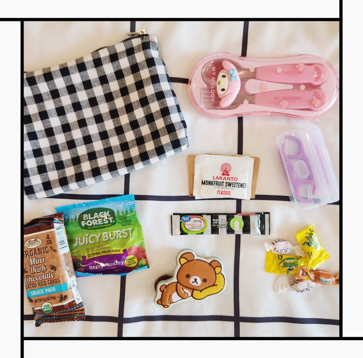 momoetans's tweet photo. What's in my bag 💭 ʕ⁠·⁠ᴥ⁠·⁠ʔ https://t.co/u7KwPyd7MB