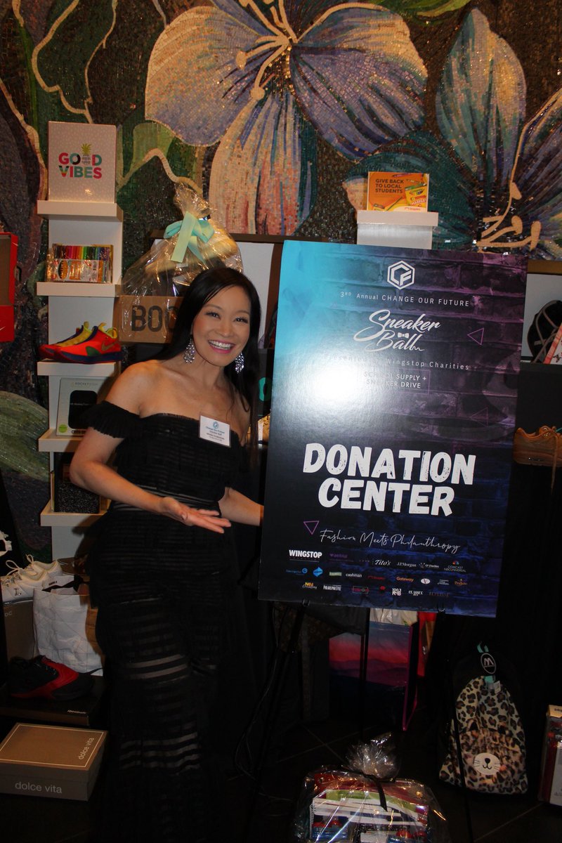jennifer_su's tweet photo. Had so much fun at the 3rd annual Sneaker Ball with @JasonKelce @MalcolmJenkins & Rasheed Wallace @wingstop @CescapheEvents #sneakerball #changeourfuture #jasonkelce #malcolmjenkins #wingstop #fundraiser #Philly https://t.co/MM3PMupPu5
