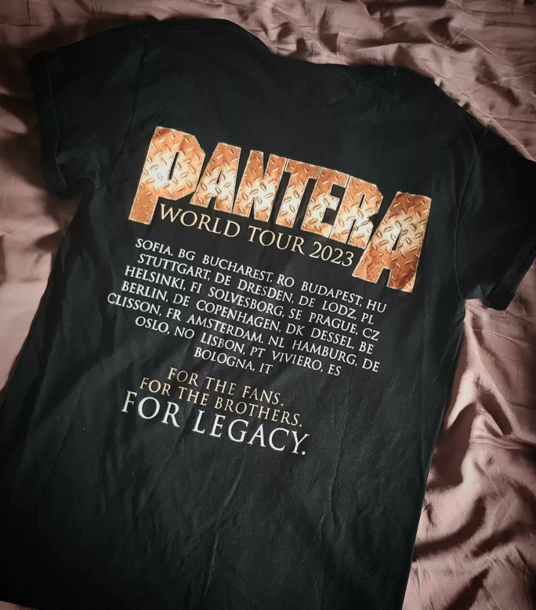 Another PanterA tour shirt!

#Pantera #PhilAnselmo #DimebagDarrell #RexBrown #VinniePaul #ZackWylde #CharlieBenante #CowboysFromHell #legends #music #metal #Graspop #GraspopMetalMeeting