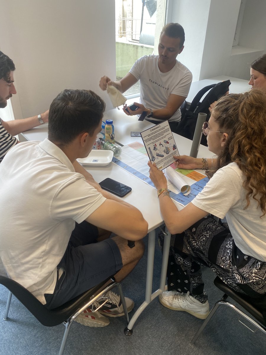 Ecema Valence tweet media