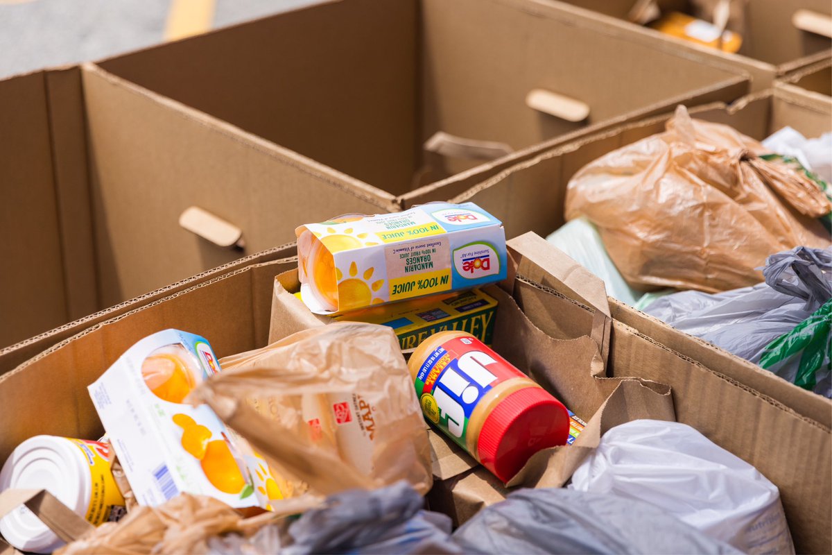 DowntownGSO's tweet photo. NEW! At this years Fun Fourth we ask you to please bring non-perishable food items to donate to Second Harvest Food Bank!
.
Let's do more at this huge community celebration and support those who need it most. #greensboronc #funfourth https://t.co/Svq81VGciO
