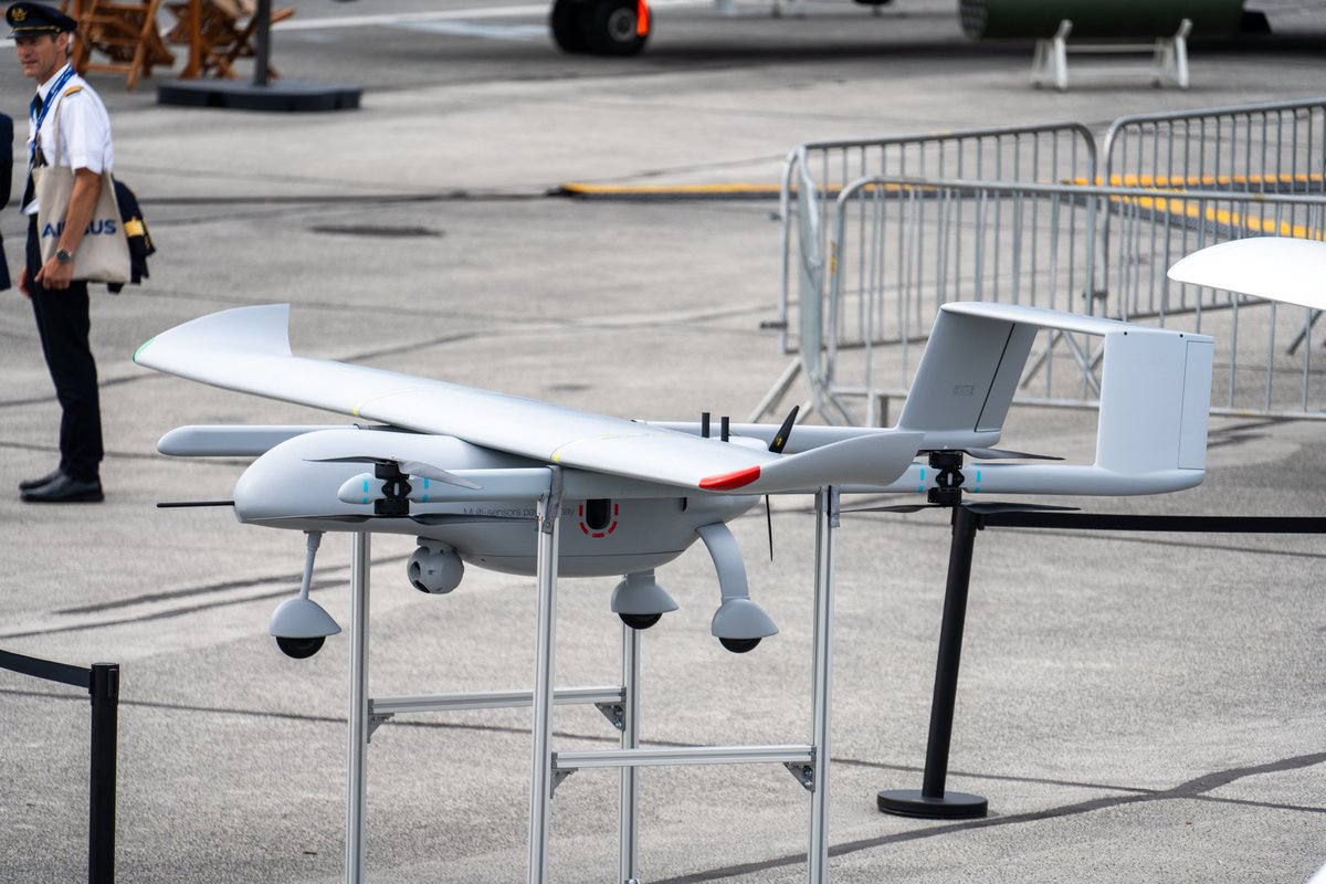 Defense_Talks's tweet photo. #CapaX VTOL UAV - Developed by Airbus's subsidiary "SURVEY Copter".
- Min 10 kg payload capacity
- Multi sensors payload capacity
- 9,642 feet (3,000 m) max altitude
- max. speed 81 kts (150 km/h)
⬆️ Vertical take-off
⬇️ Vertical landing https://t.co/pAIxpKEBcn