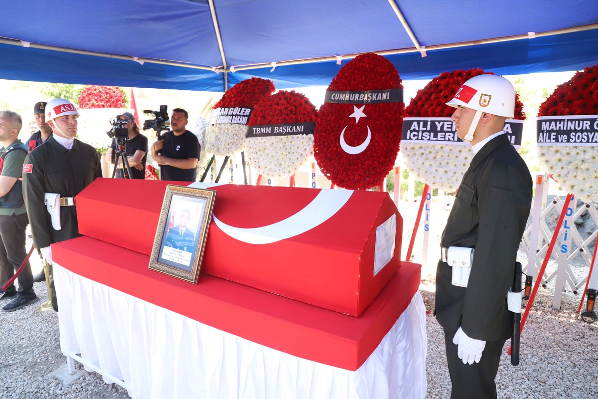 mustafatoklu07's tweet photo. Ruhun şâd olsun şehidim...🇹🇷 https://t.co/X6eMB3INzX