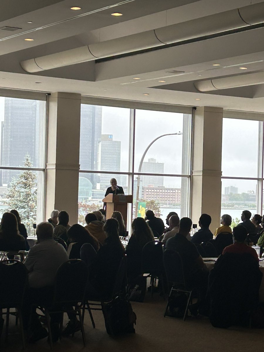 Listening to Theresa Sims sharing her knowledge and wisdom #SCCRetreat2023 <a href="/stclairCAE/">St.ClairCollegeCAE</a>