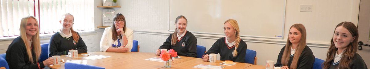 It was wonderful to speak with these exceptional Yr 10 students, who had been nominated for hot chocolate with the Head by Miss Kilmartin,Head of Dance. 
They all talked about their passion for dancing and where their future careers will be. Well done to them all!
#TeamMillfield