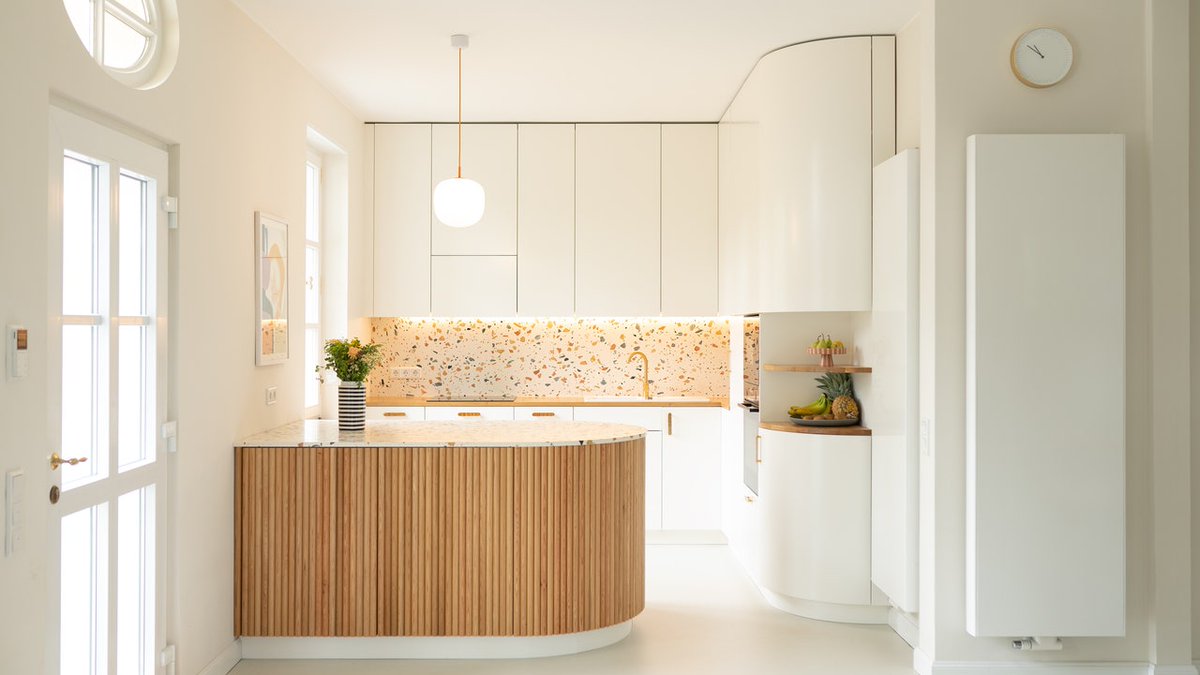 Looking for kitchen inspiration? Check out these stylish and functional open #designs. #homeinspo cpix.me/a/172170988