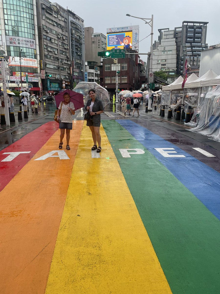 MissWalkerlangs's tweet photo. Day 7 - final day of the trip 😢 hiked up to Tiger Mountain for some great views of the city. Afternoon spent in Ximending where we were all throughly soaked through by the rain! https://t.co/yHXWzKJNC4