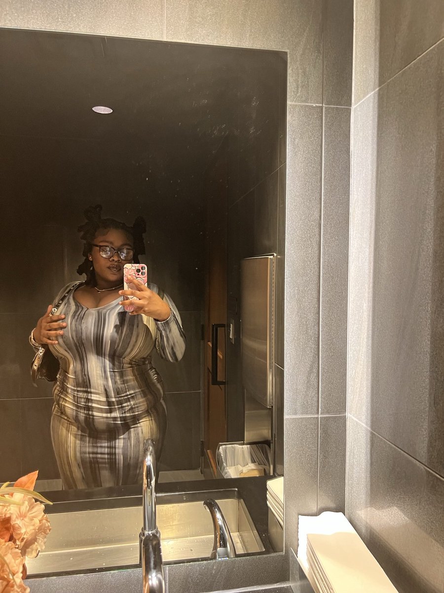 _iamniy's tweet photo. she always popping out &amp; we LOVE IT🤭😛 https://t.co/UHHK1Dd1aU