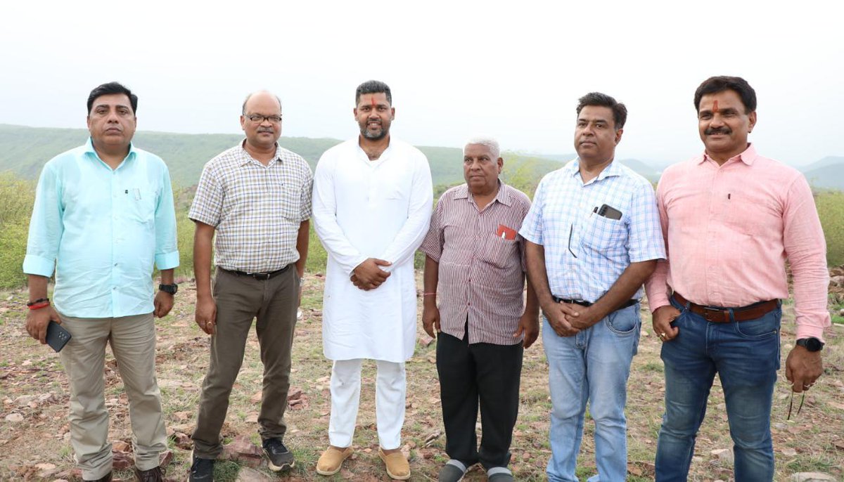 historic day of first jungle safari in bundi “ Ramgarh-Vishdhari” Tiger Senctury.

Congratulations to every citizen of district bundi. this is going to open wide  scope of tourism and employment in the district.