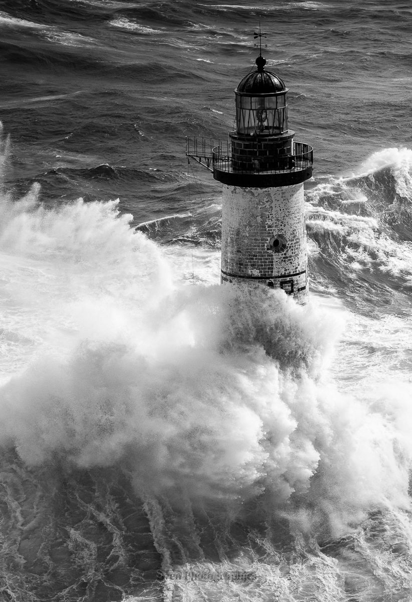 Le phare d'ar-men
je vous souhaite une belle soirée 🙂 🙂
---mon site internet
svenphotographies.fr