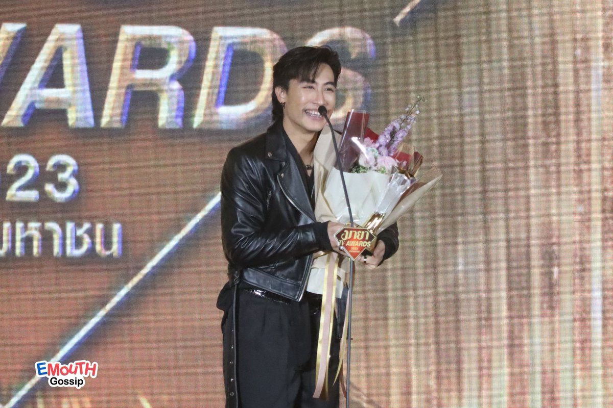 EM_Gossip's tweet photo. ปังสุบสุบ หล่อพร้อมขึ้นรับรางวัล !!! ขอแสดงความยินดีกับ #นุ๊กธนดล ที่ได้รับรางวัล “ศิลปินเพลงลูกทุ่งแห่งปี”  งานประกาศรางวัล MAYA TV AWARDS 2023 ✨👏🏻🎶

#มายามหาชน2023 
#MAYATVAWARDS2023 
#MAYATV2023_NOOKTHANADO https://t.co/TCk7qpWkbb