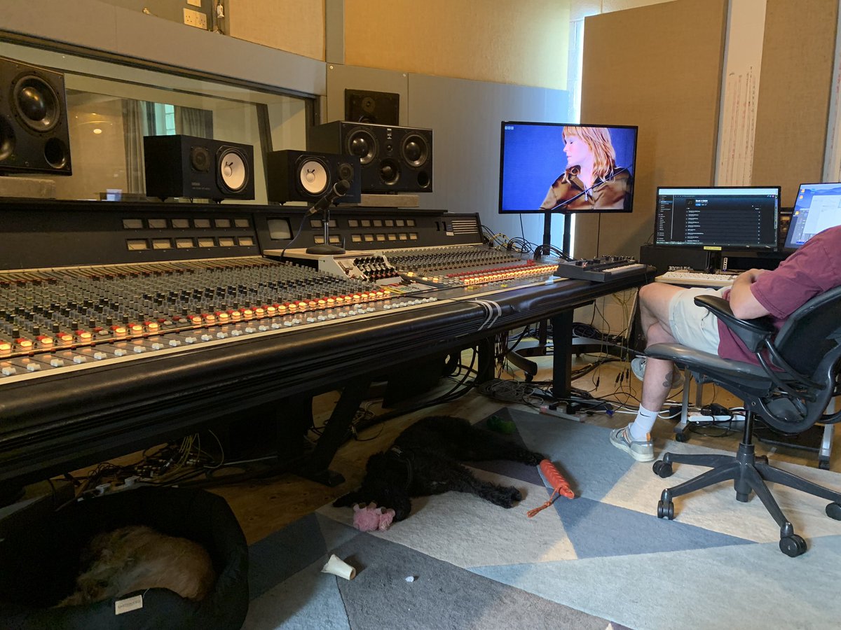 🏴‍☠️ Geoff Barrow 🏴‍☠️ tweet media