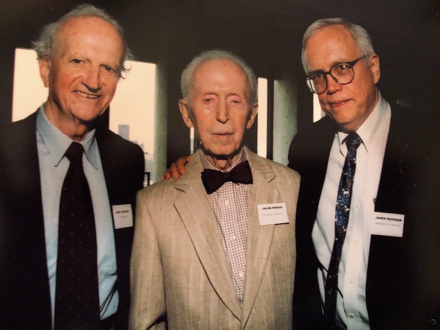 econoflove's tweet image. Jim @heckmanequation, one of my @UChicago profs, attended my presentation @ the #SEHO2022 meetings in London and reminded me that when we first met in 1973 he was impressed w my knowledge of #pricetheory. He also advised me on my PHD: a price theory of polygamous #marriage. 4/4