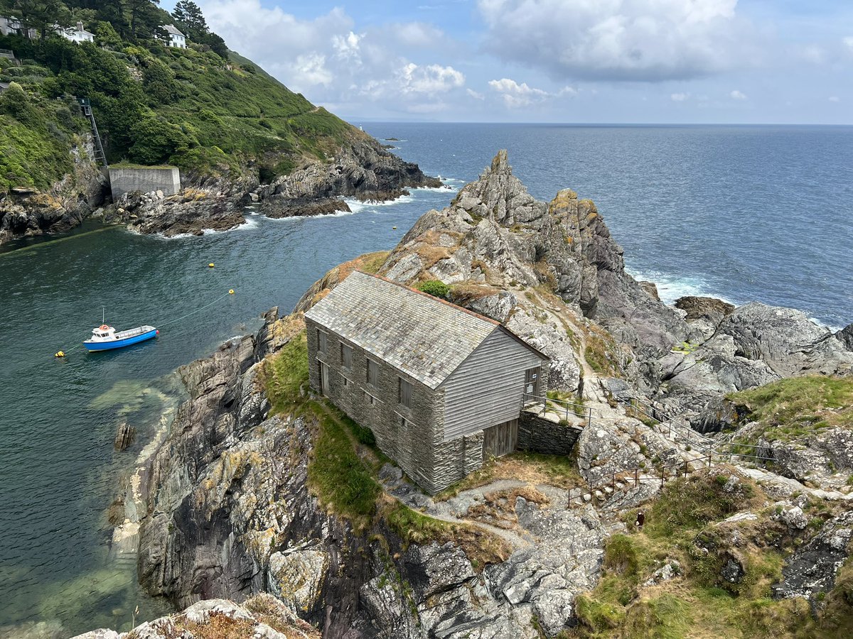 jonathanboakes's tweet photo. Exploring Saxton locations with @PointNClickGeek @NeyyahGame and @MattBearClark A nice hot one, quite busy, so we hid up at the Claw. #gamelocation #thelostcrown #folkhorror #cornwall #polperro https://t.co/sCY6x4LyMC